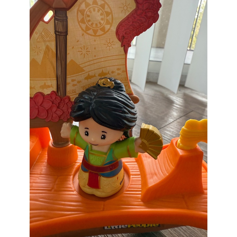Fisher-Price Little People Disney Princess Parade Snow WhiteMulan Boat Toy Float - Picture 3 of 6